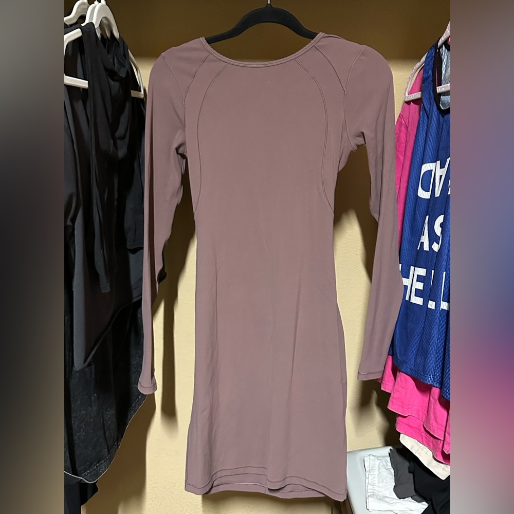 Lululemon dress size 8